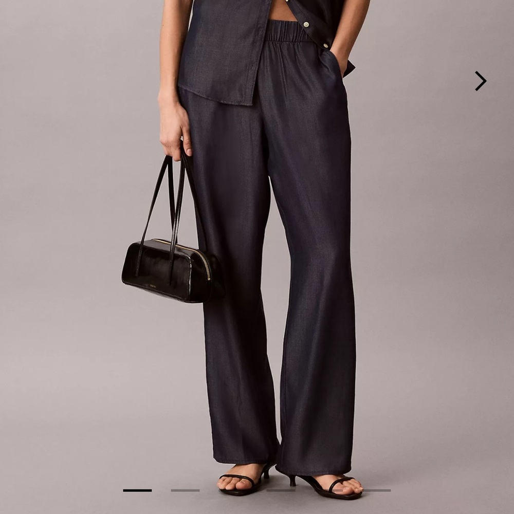 Calvin Klein NWT Relaxed Denim Pull-On Jeans